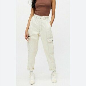 Urban Outfitters BDG Blaine Cargo Skate Jeans Ivory Cream Pants Women’s Size 28